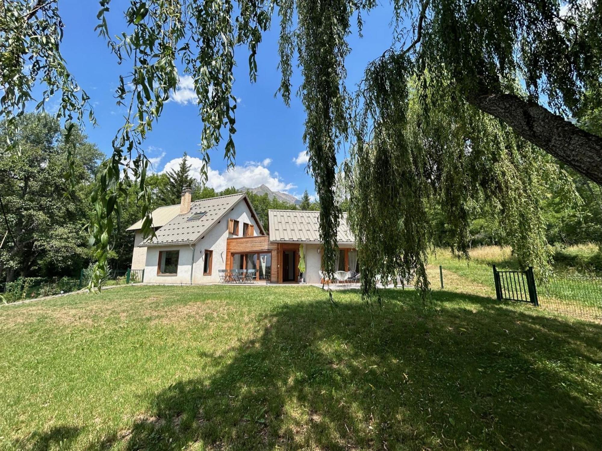 Maison Refaite A Neuf En Pleine Nature Puy-Saint-Eusebe 외부 사진